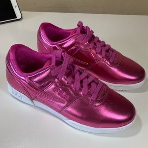 Brand New 7.5  FILA metallic pink sneaker 😍